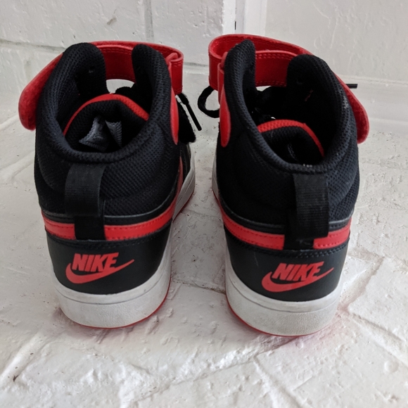 NIKE Boy's Sneakers - Picture 4 of 5